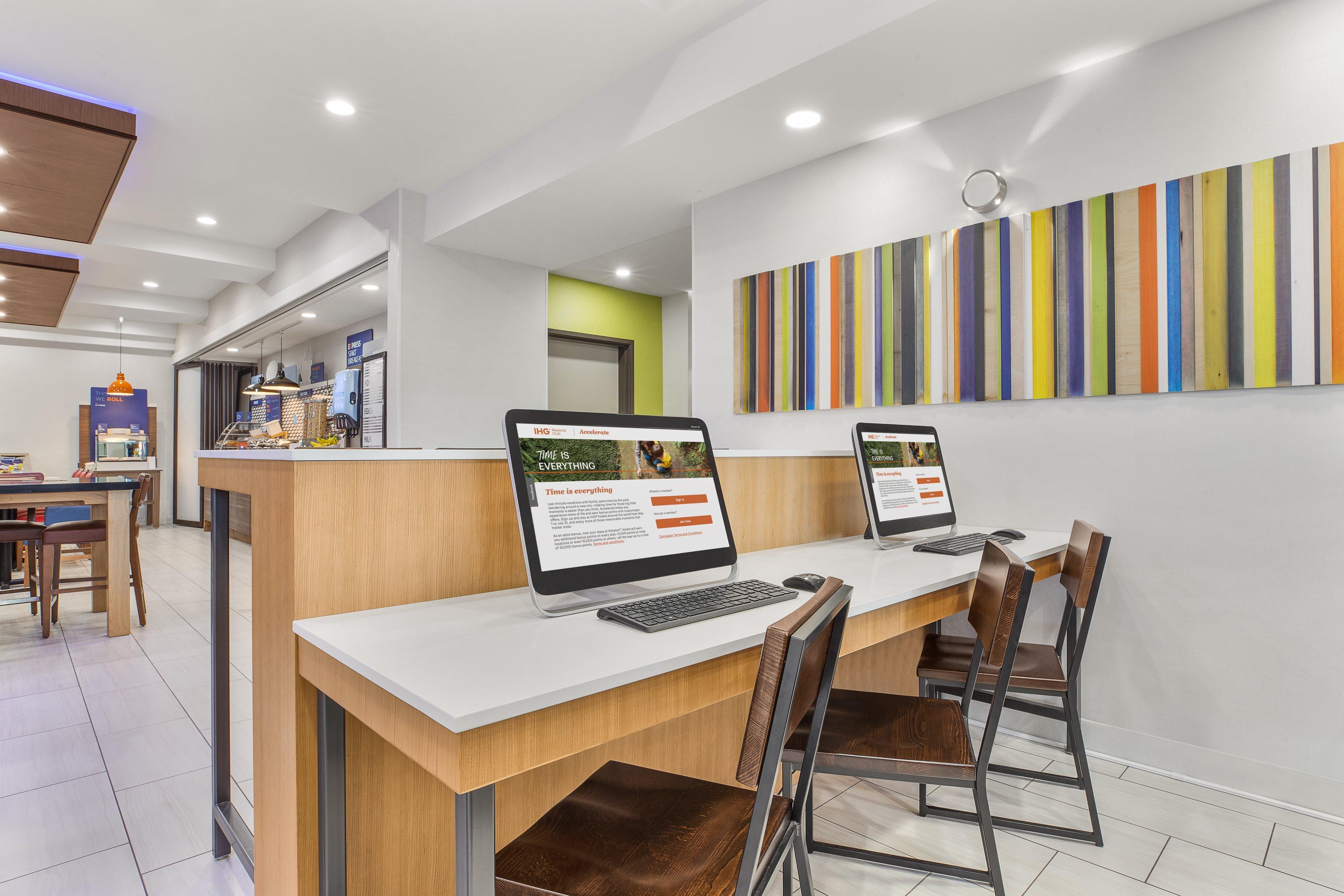 Holiday Inn Express & Suites Tacoma By Ihg Exteriör bild